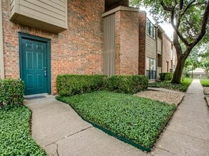Building Photo - 9254 Forest Ln