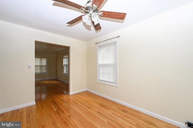Building Photo - 316 Surry Ln