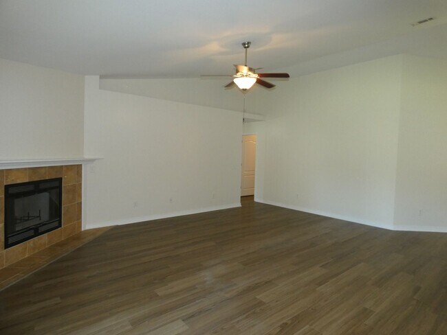 Building Photo - Milton, 4/3, w/ 2553 sqft.