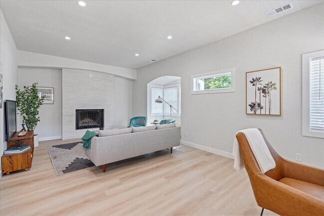 Foto del edificio - 1043 E Palmyra Ave