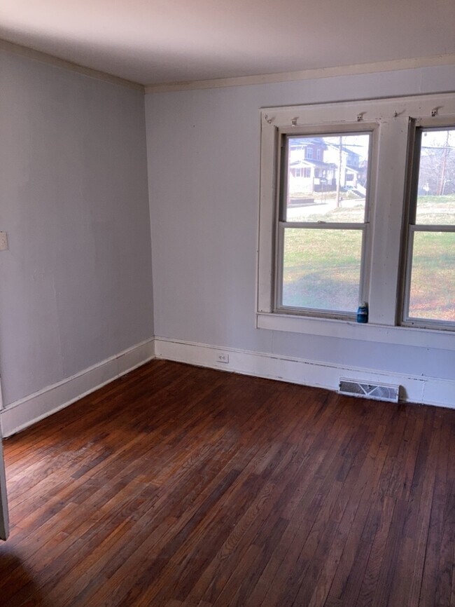 Foto del edificio - 3 Bedroom, 1.5 bath house