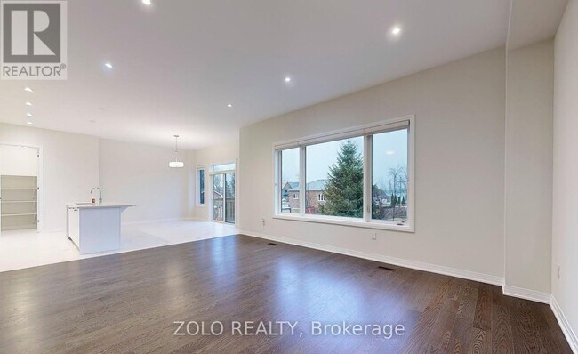 Building Photo - 3705 Lakepoint Dr