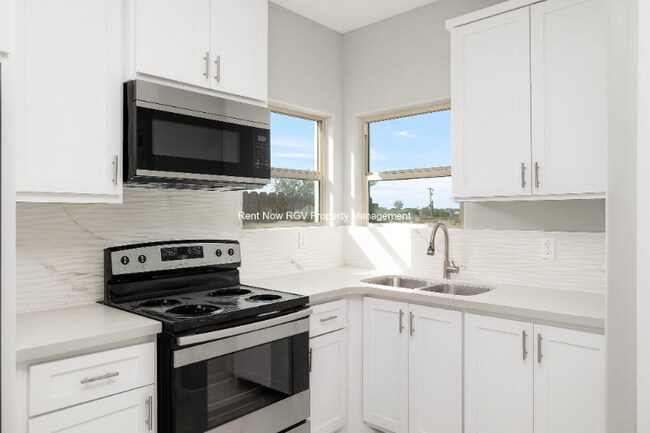 Foto del edificio - 305 W Rutherford Ave
