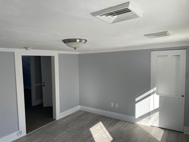 Foto del edificio - 745 Main St