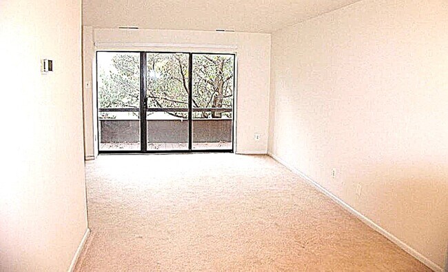 Sala de estar - 3024 Gentain Ct NE