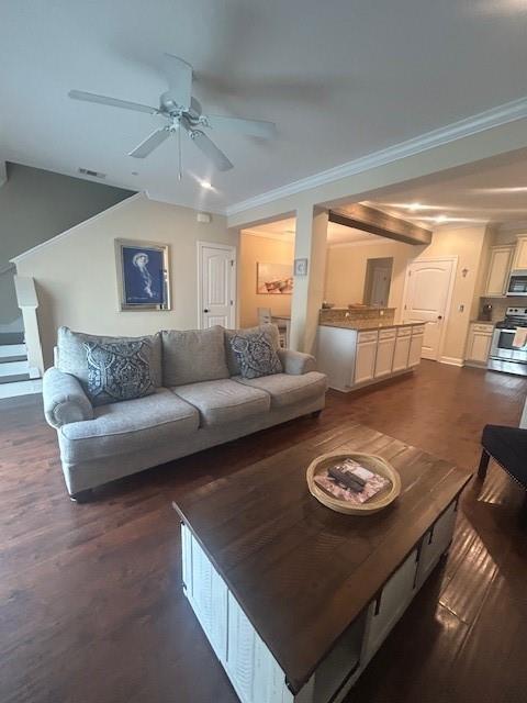 Foto del edificio - 1204 Reserve Ln