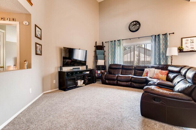 Foto del edificio - Spacious 4BD, 2.5BA Home in River Run with...