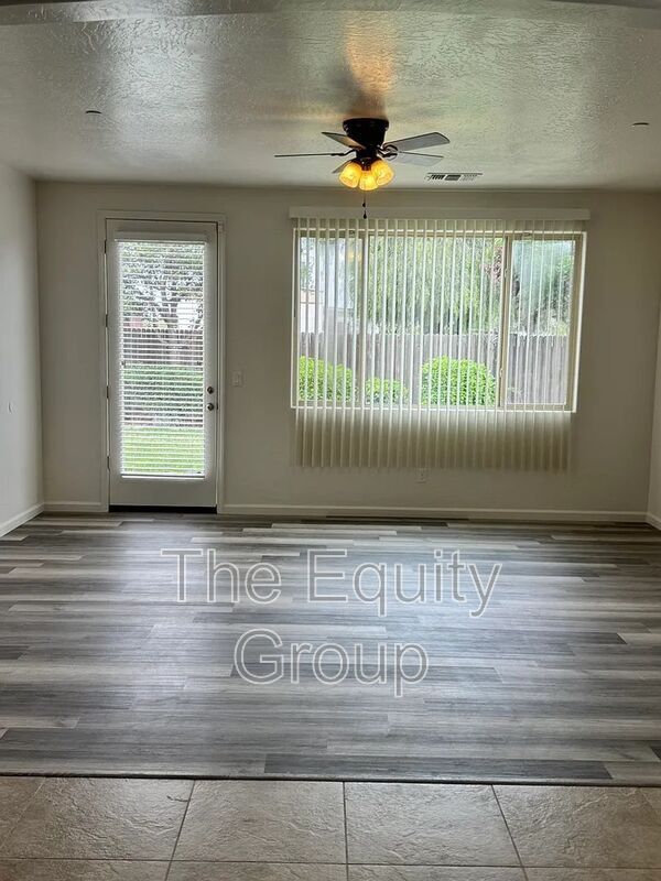 Foto del edificio - 2302 S Grand St