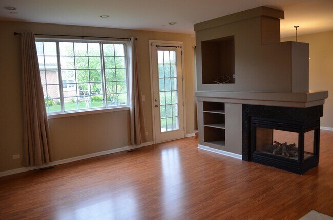 Building Photo - 2553 Camberley Cir