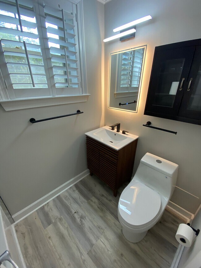 New Bath - 430 Lindbergh Dr NE