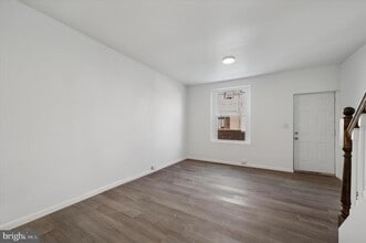 Building Photo - 2412 S Franklin St