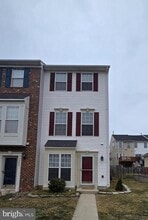 Building Photo - 2441 Old Farmhouse Ct