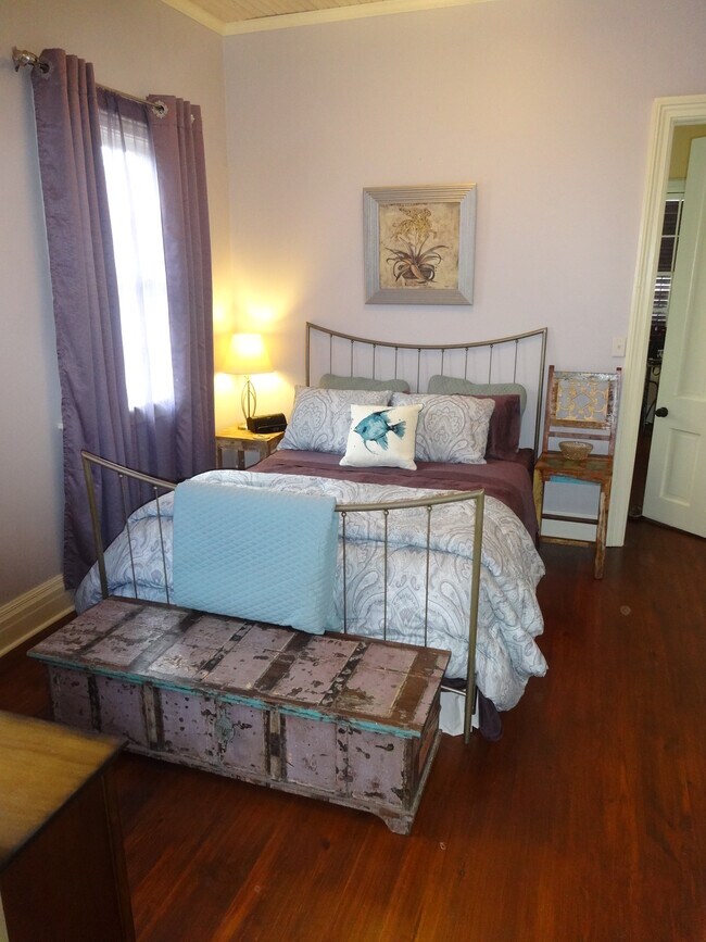 dormitorio trasero/principal - 1013 Touro St