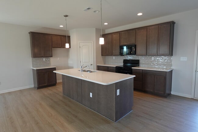 Foto del edificio - 2841 Blackford Pkwy