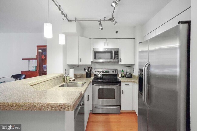 Building Photo - 1230 23rd St NW