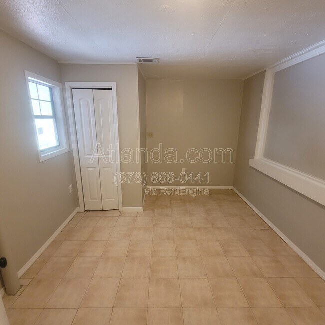 Foto del edificio - 3728 Loren Dr