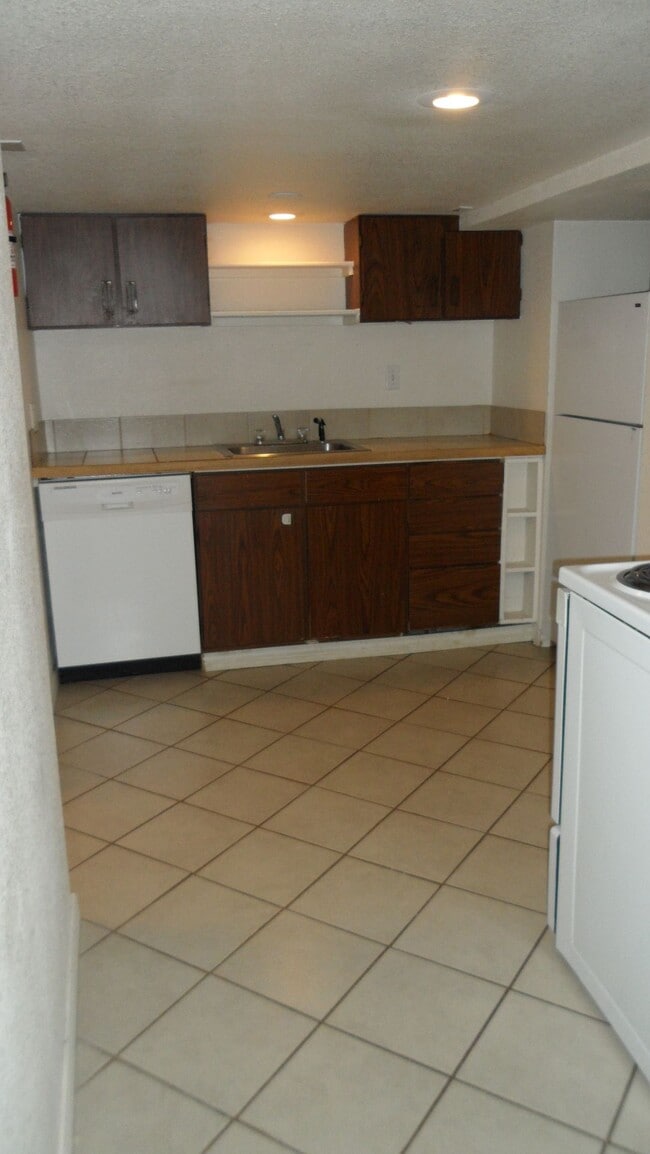 Building Photo - (1610 8th Ave)