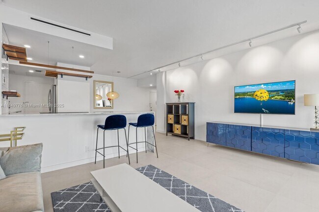 Foto del edificio - 880 NE 69th St