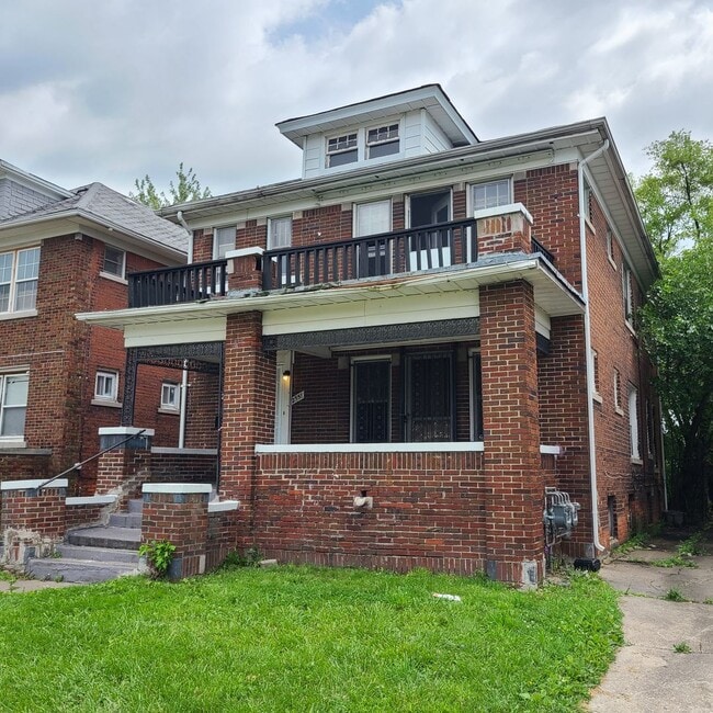 Building Photo - 2549 Highland St