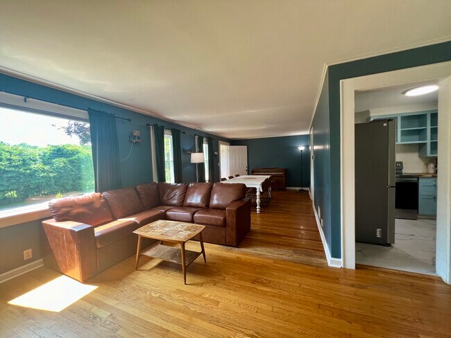 Foto del edificio - 555 Dogwood Rd