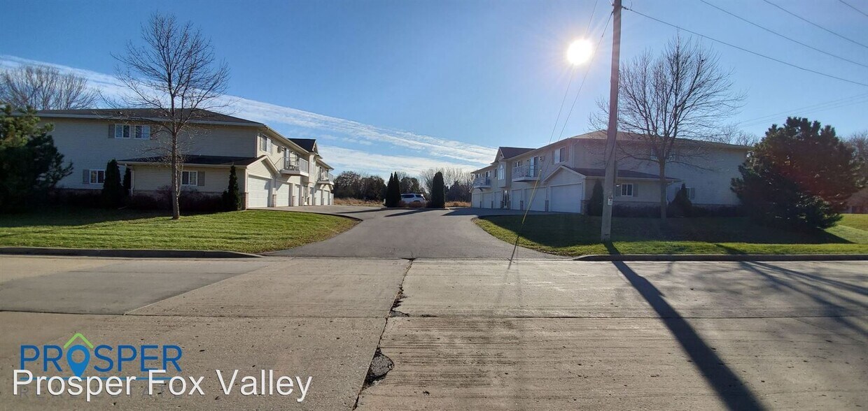 25 E Waukau Ave, Oshkosh, WI 54902 Room for Rent in Oshkosh, WI