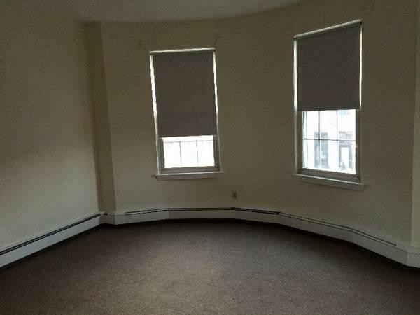 Foto principal - 66 S Huntington Ave