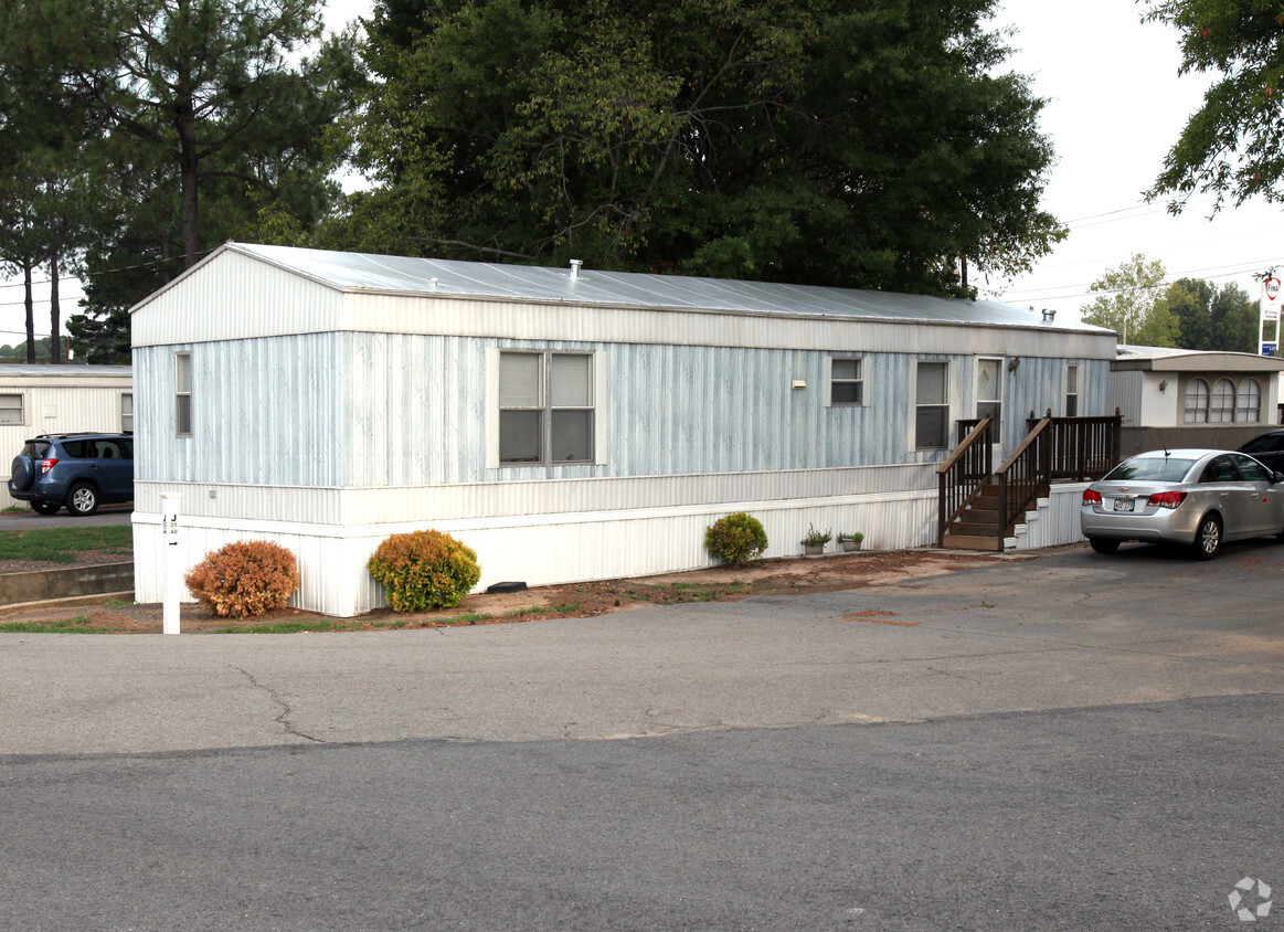 Primary Photo - 1701 Dave Ward Dr