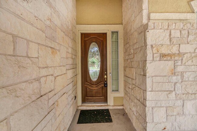 Building Photo - 15220 Interlachen Dr