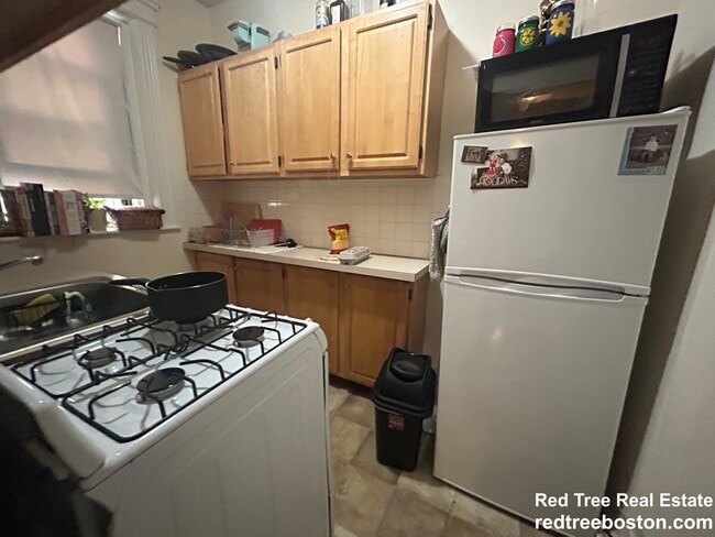 Building Photo - 1152 Commonwealth Ave