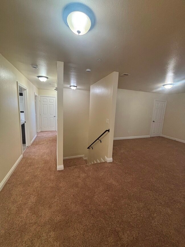 Building Photo - 1011 E 56th St