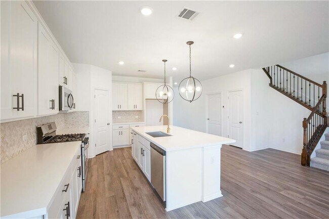 Building Photo - 17913 Clairess Ln