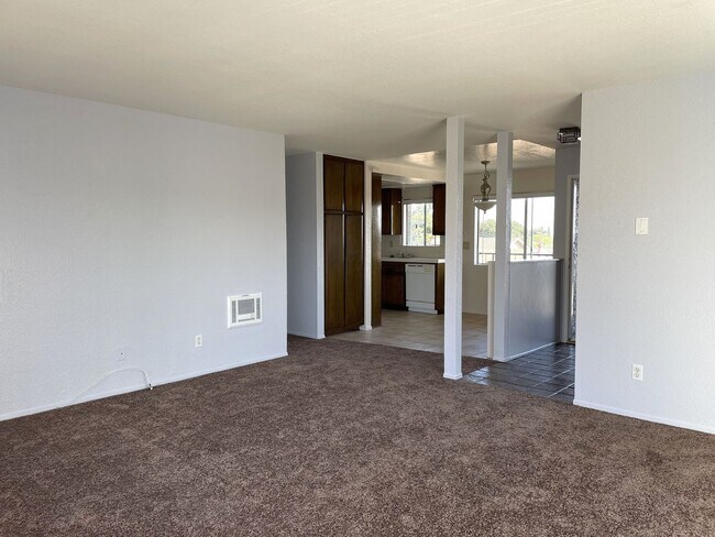 Building Photo - Open and Spacious 2 Bedroom, 1 Bathroom Apartment in San Pedro