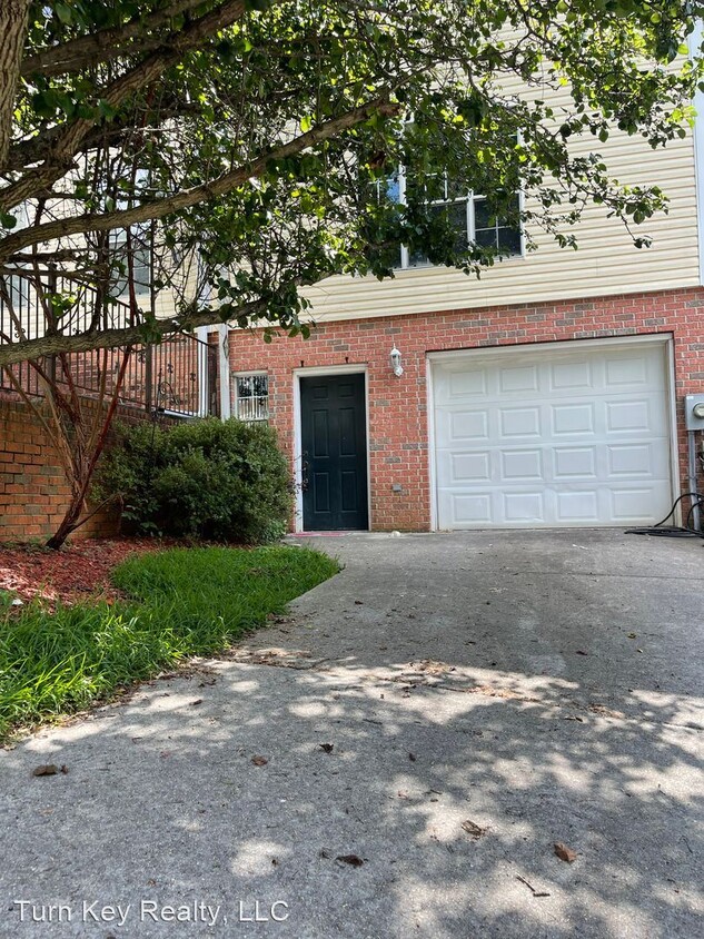 Foto principal - 3 br, 2 bath House - 1939 Live Oak Trace