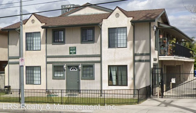 Foto del edificio - 12155-12157 Vanowen St