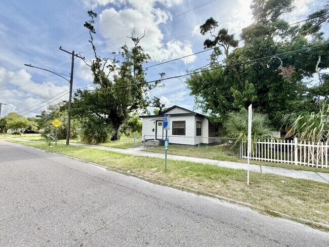 Foto del edificio - 1426 40th St S