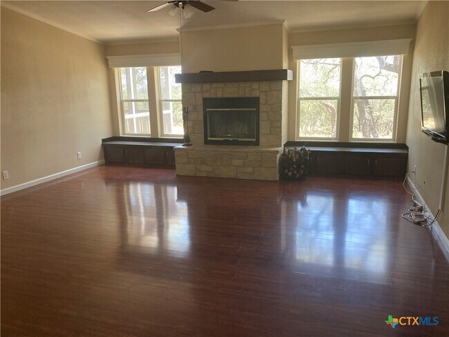 Foto del edificio - 800 Thurman Rd
