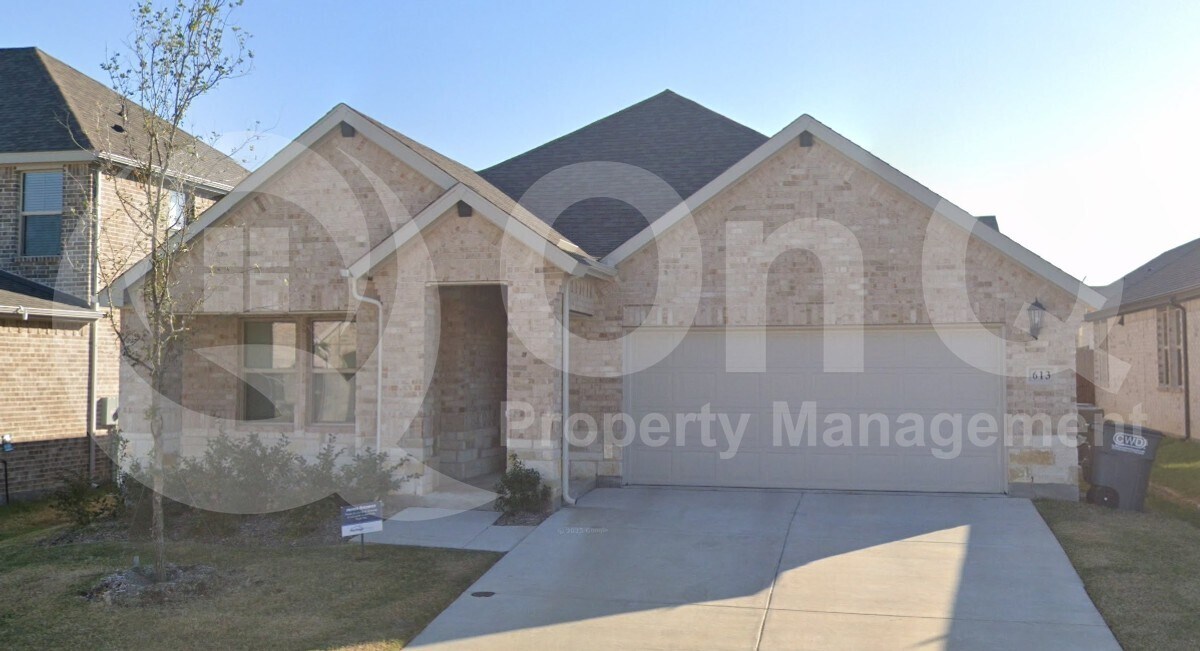 Primary Photo - 613 Huntley Dr