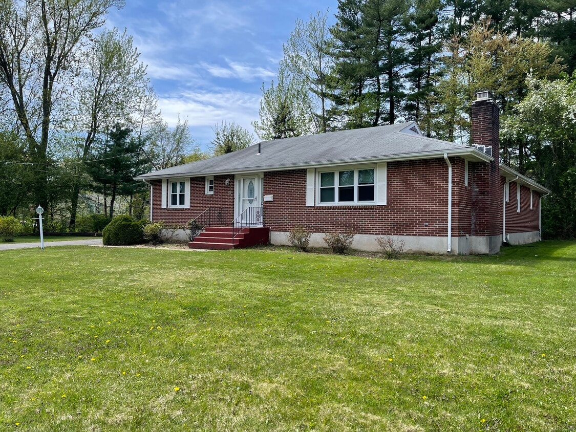 Primary Photo - 25 Lindy Ln