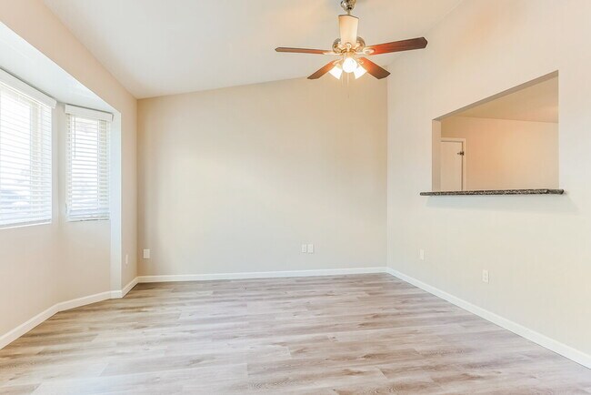 Building Photo - 2203 E Dragoon Ave