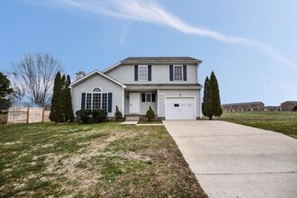 Building Photo - 1205 Shorehaven Dr