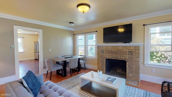 Building Photo - 1 br, 1 bath House - 3317 16th Ave S Priva...