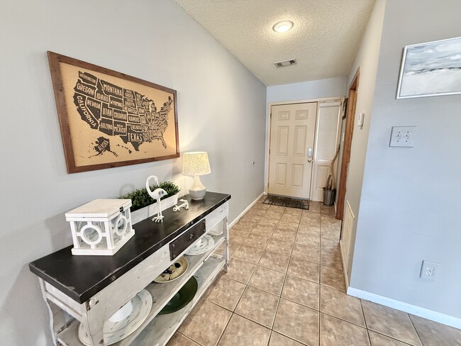 Foto del edificio - 5371 Central Ave