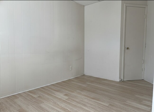 Building Photo - 123 Park Ave