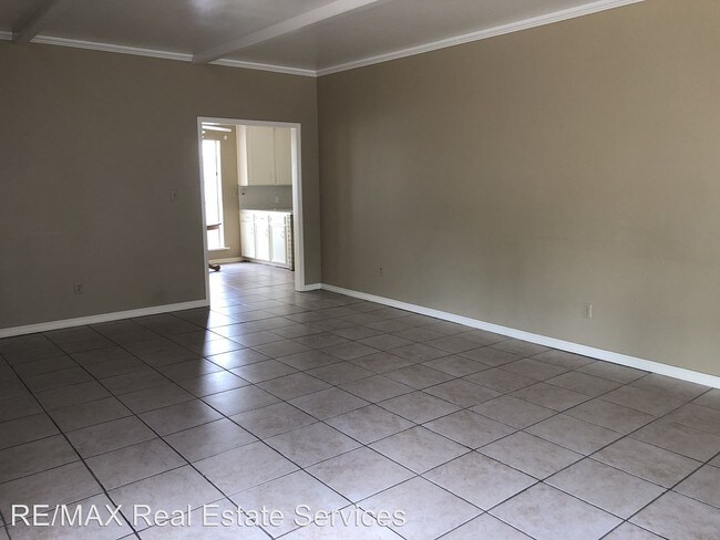 Building Photo - 4 br, 3.5 bath House - 517 South Dresden