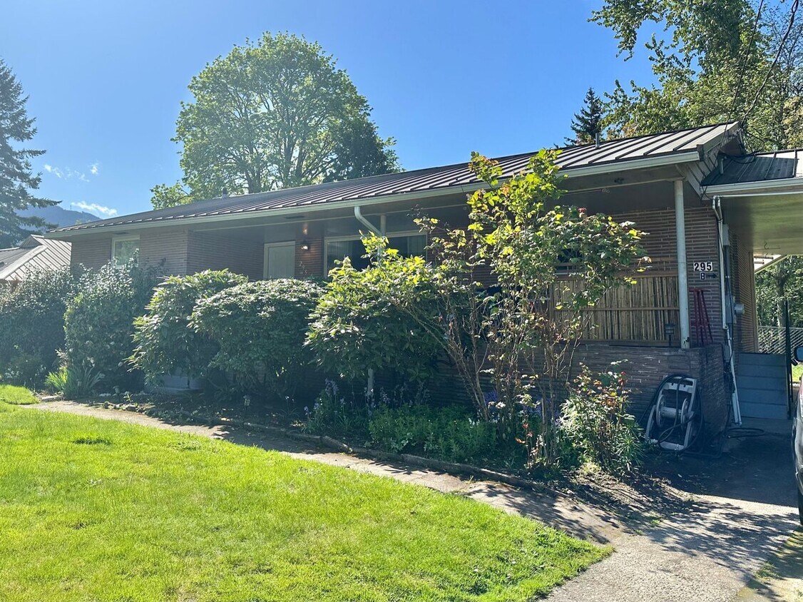 295 NW Cherry Pl, Issaquah, WA 98027 House Rental in Issaquah, WA