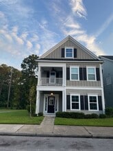 Building Photo - 430 Forsythia Ave