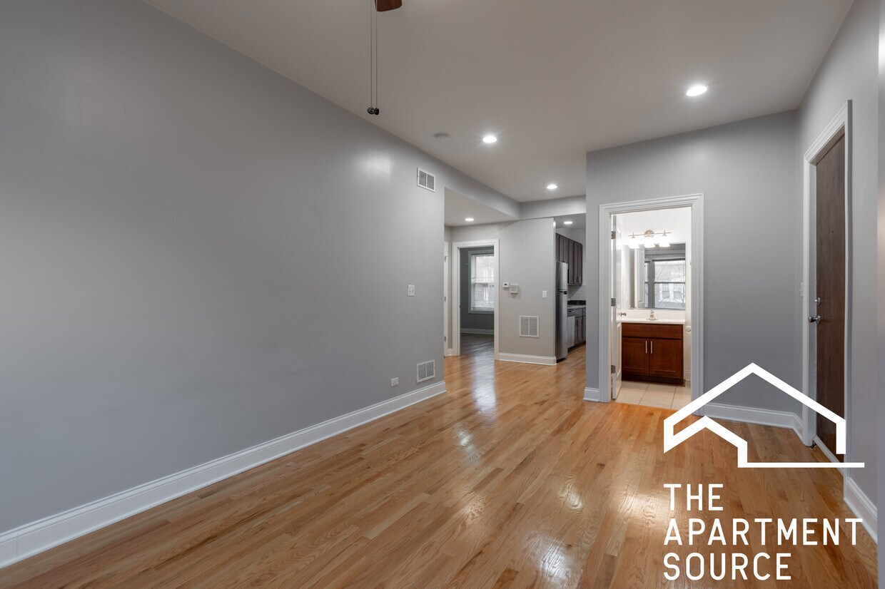 Foto principal - 4502 N Sheridan Rd