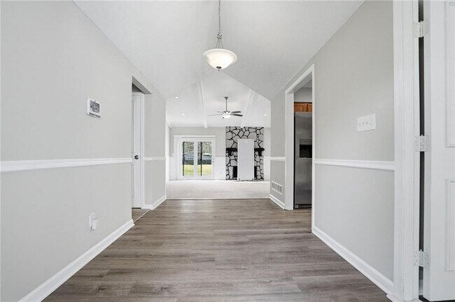 Building Photo - 161 Brookfield Dr