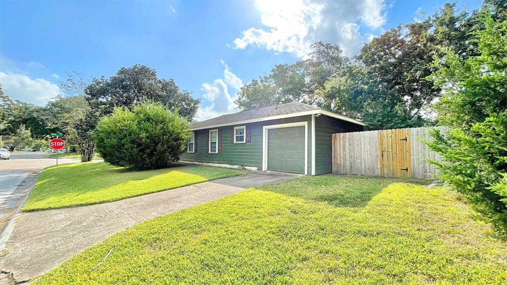 3921 Ella Blvd, Houston, TX 77018 House Rental in Houston, TX