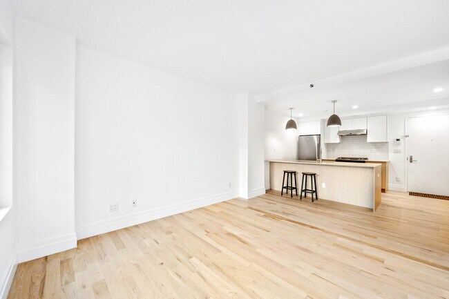 Foto del edificio - 77 Clarkson Ave